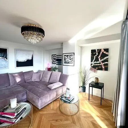 102sqm Exclusive Loft In Trendy Noblessner تالين