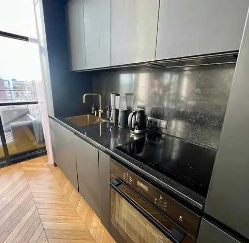 102sqm Exclusive Loft In Trendy Noblessner Lägenhet