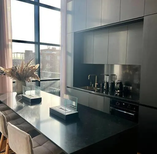 102sqm Exclusive Loft In Trendy Noblessner Lägenhet